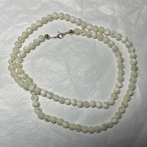 Versatile mother-of-pearl Beaded Necklace